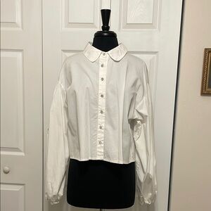 NWOT POL WOMEN'S LONG SLEEVE BUTTON-UP WHITE COLLARD BLOUSE. SIZE SMALL.